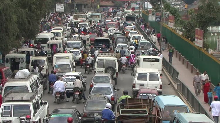 https://archive.lokpati.com/wp-content/uploads/2018/09/Kathmandu-old-Vehicle-on-the-road.jpg
