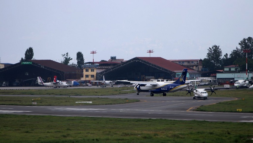 airport-plane-domestic pic