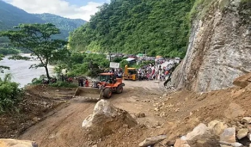 Narayan-mugling pic